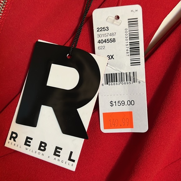 New with tags Rebel Wilson x Angels red dress - Picture 4 of 4
